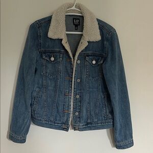 GAP Women's Classic Blue Jean Jacket with Cream Sherpa Collar